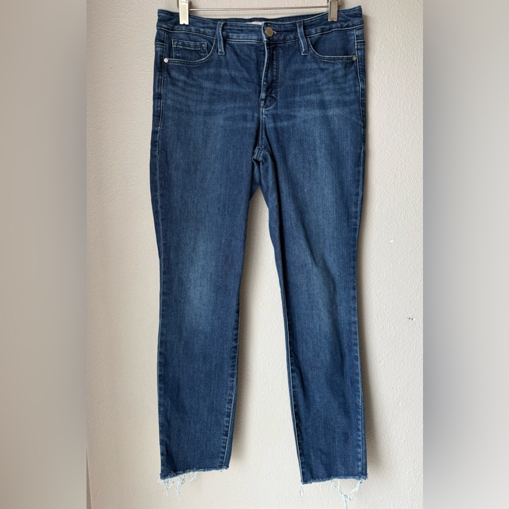 Athleta Sculptek Skinny Jeans Blue Wash Raw Hem Women’s Size 8